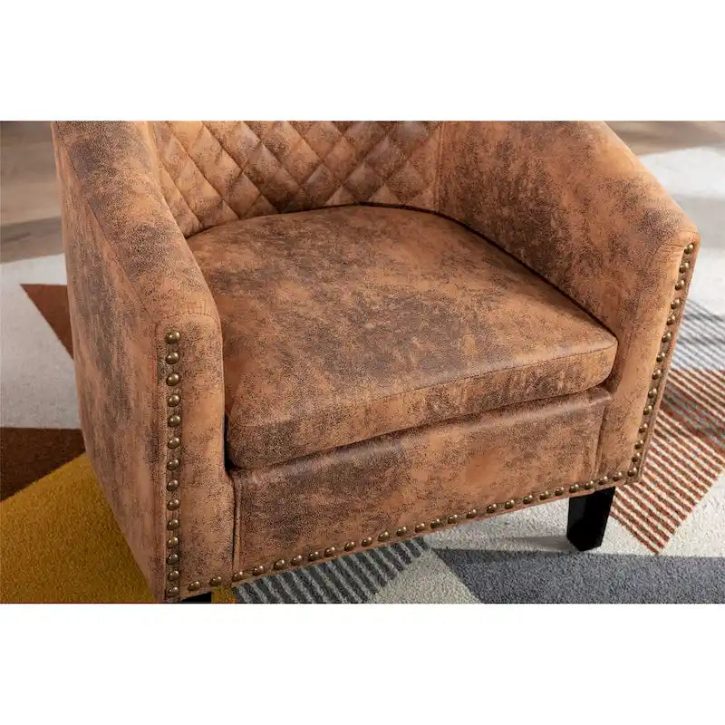 Sillón para sala de estar con tachuelas decorativas y patas de madera maciza
