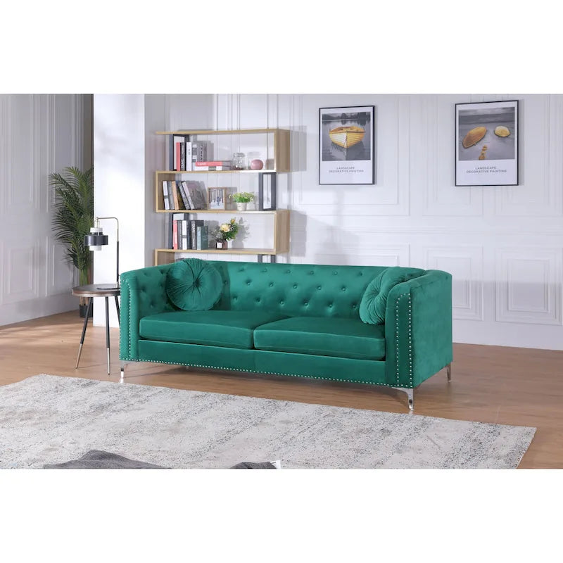 Samtsofa mit Knopfheftung