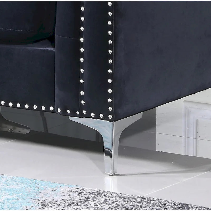 Samtsofa mit Knopfheftung
