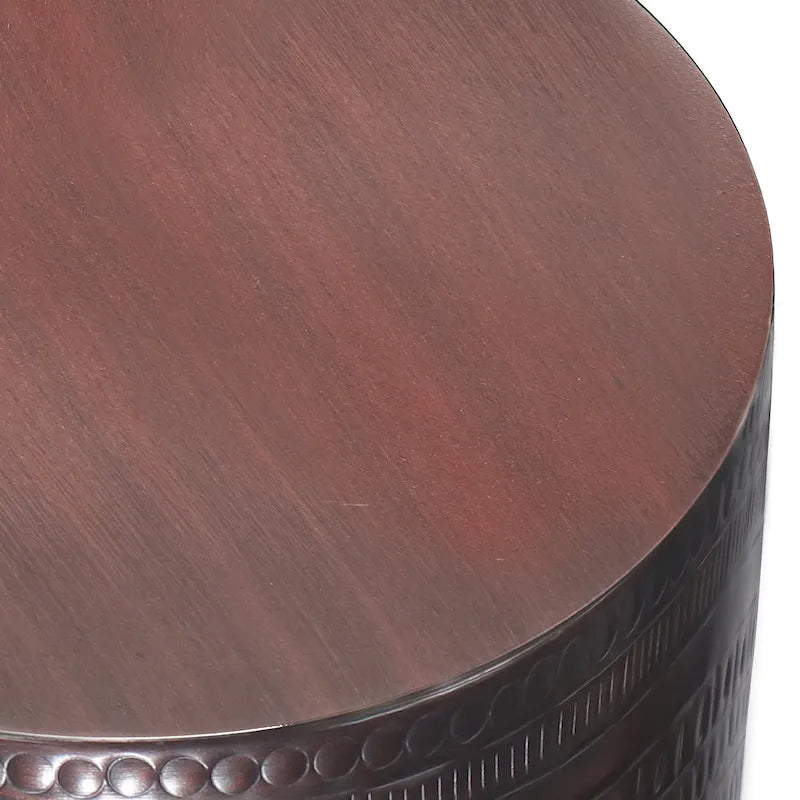 Mesa auxiliar ancha de metal con motivos de tótem tribal