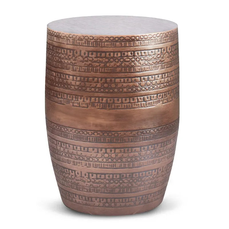 Mesa auxiliar ancha de metal con motivos de tótem tribal