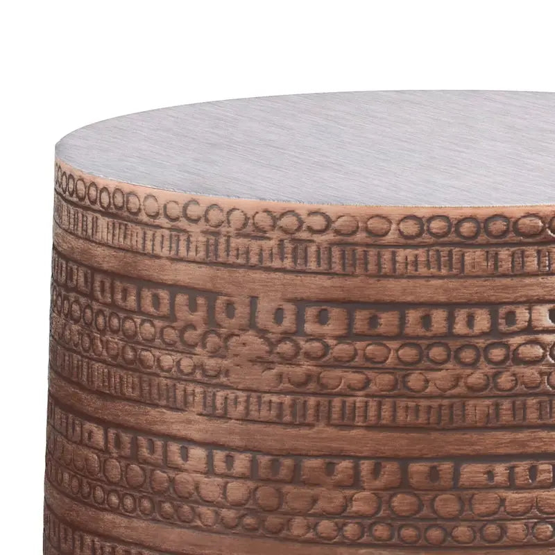 Mesa auxiliar ancha de metal con motivos de tótem tribal