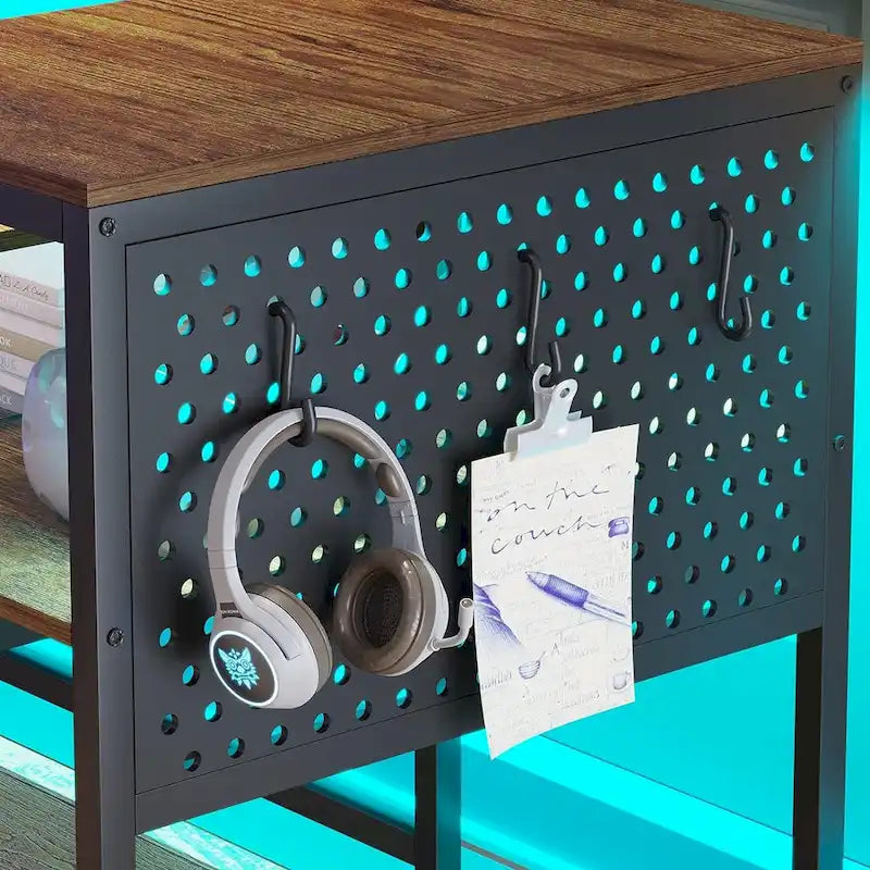 Bureau d’ordinateur en forme de L, bureau de jeu avec plateau pour clavier, prises électriques et éclairage LED